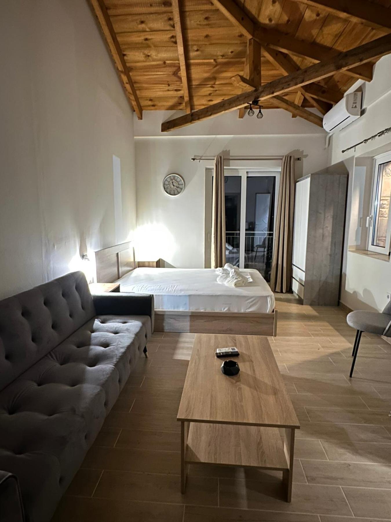 Lithino Rooms Kalamata Extérieur photo