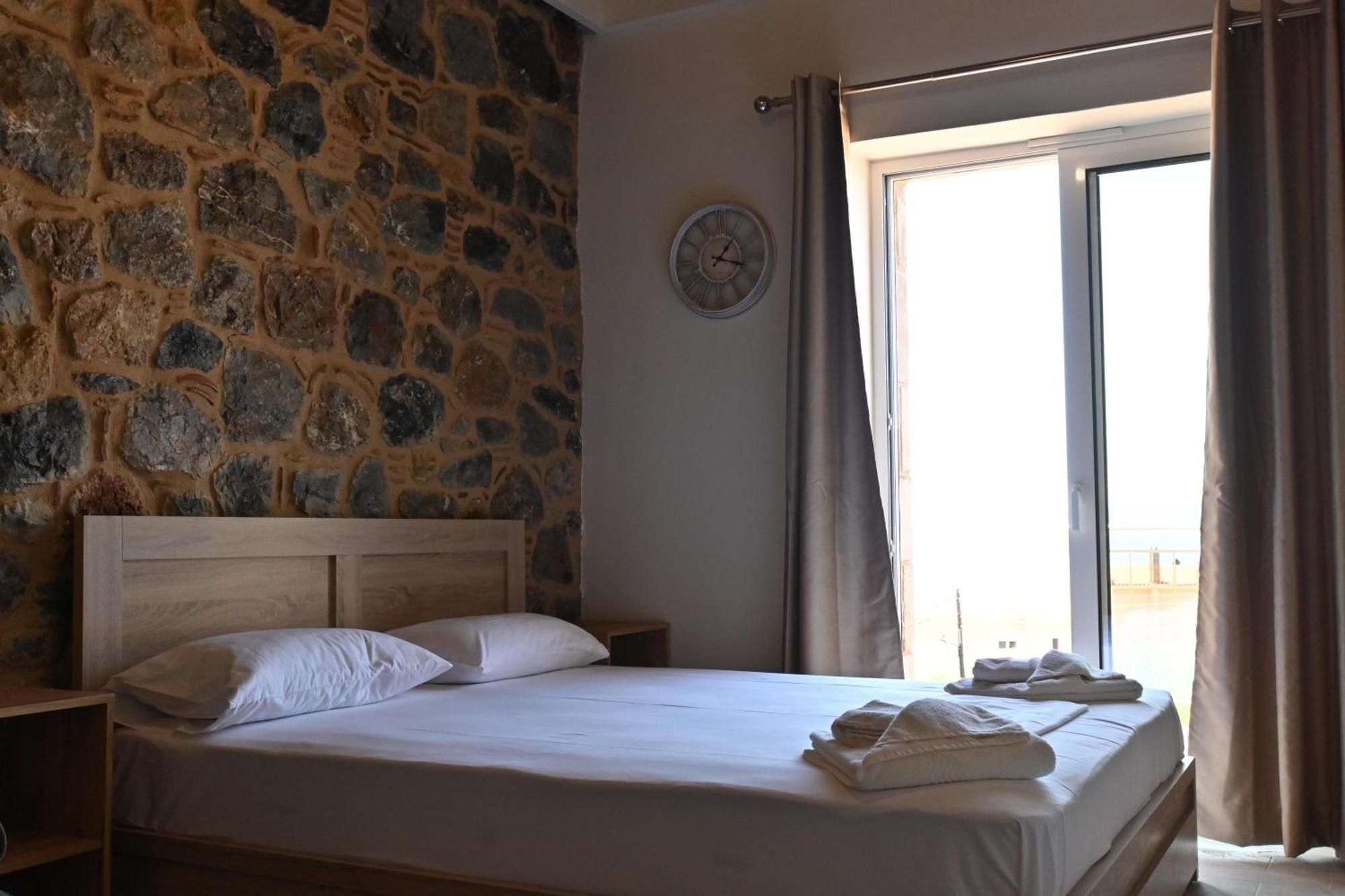 Lithino Rooms Kalamata Extérieur photo