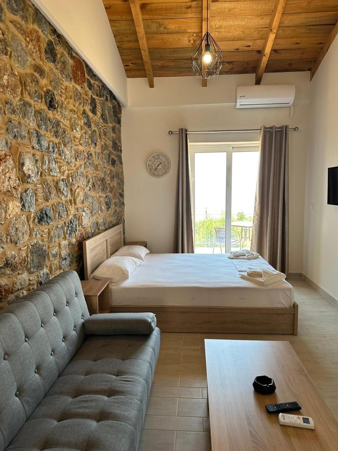 Lithino Rooms Kalamata Extérieur photo