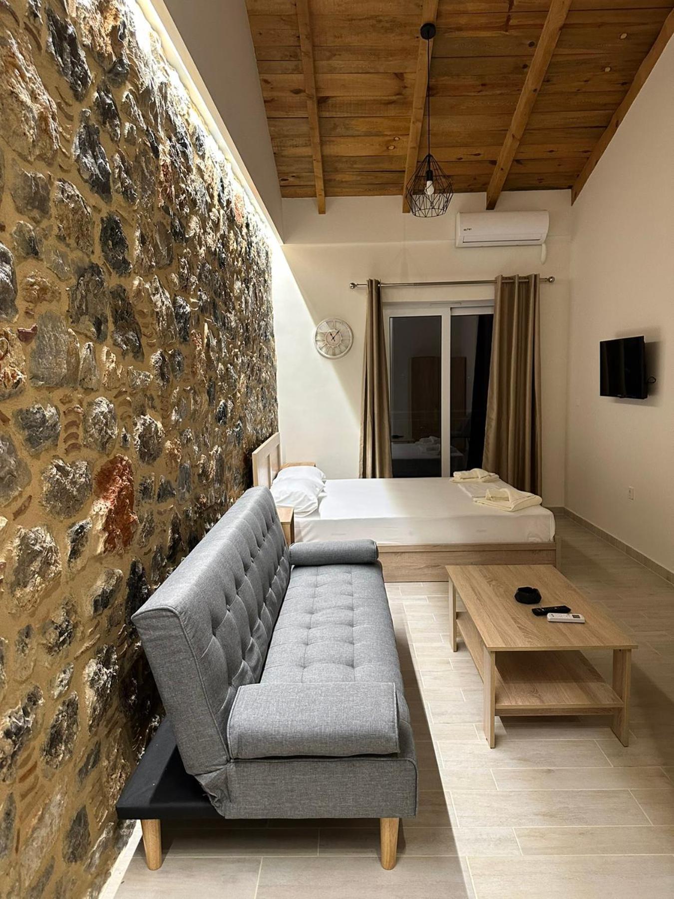 Lithino Rooms Kalamata Extérieur photo